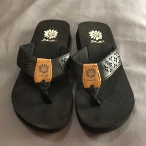 Girl’s flip flops